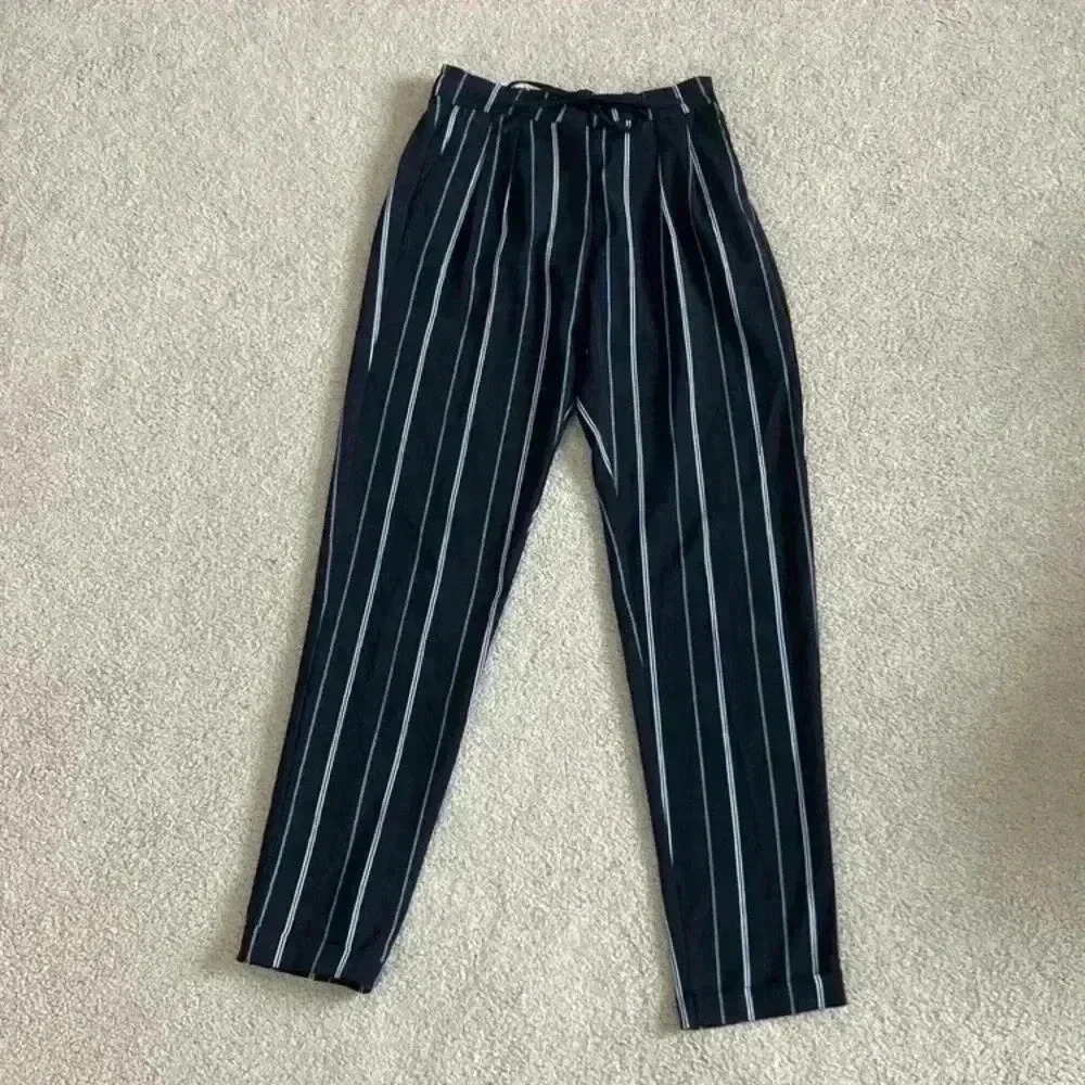 ⭐️ Tally weijl high rise black and white striped pants in size xs